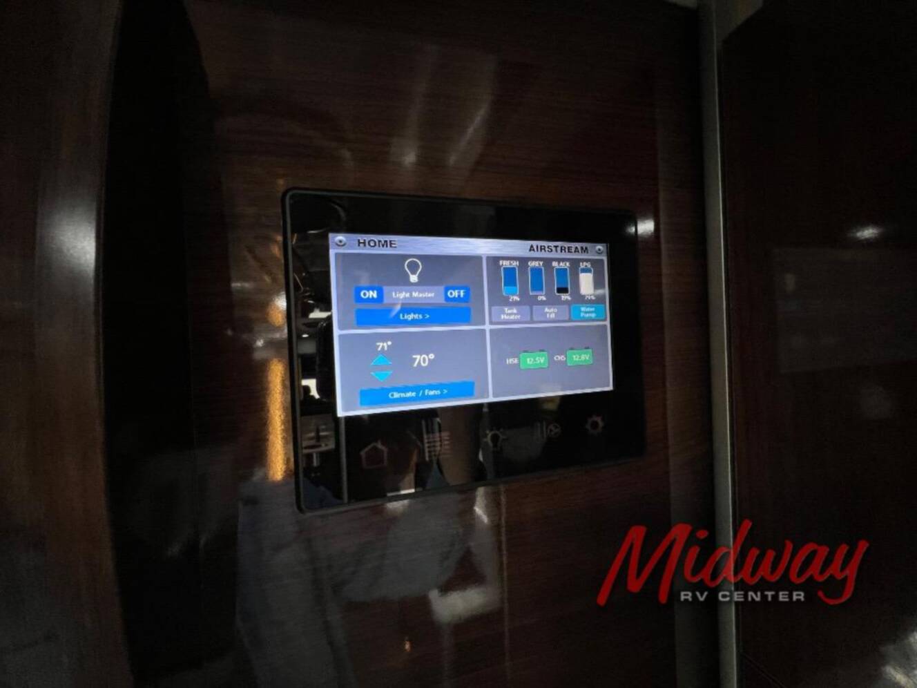 A photo of this 2019 Airstream Atlas Murphy Suite