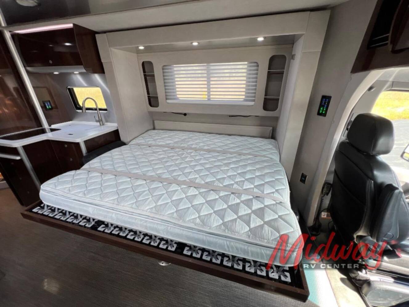 A photo of this 2019 Airstream Atlas Murphy Suite