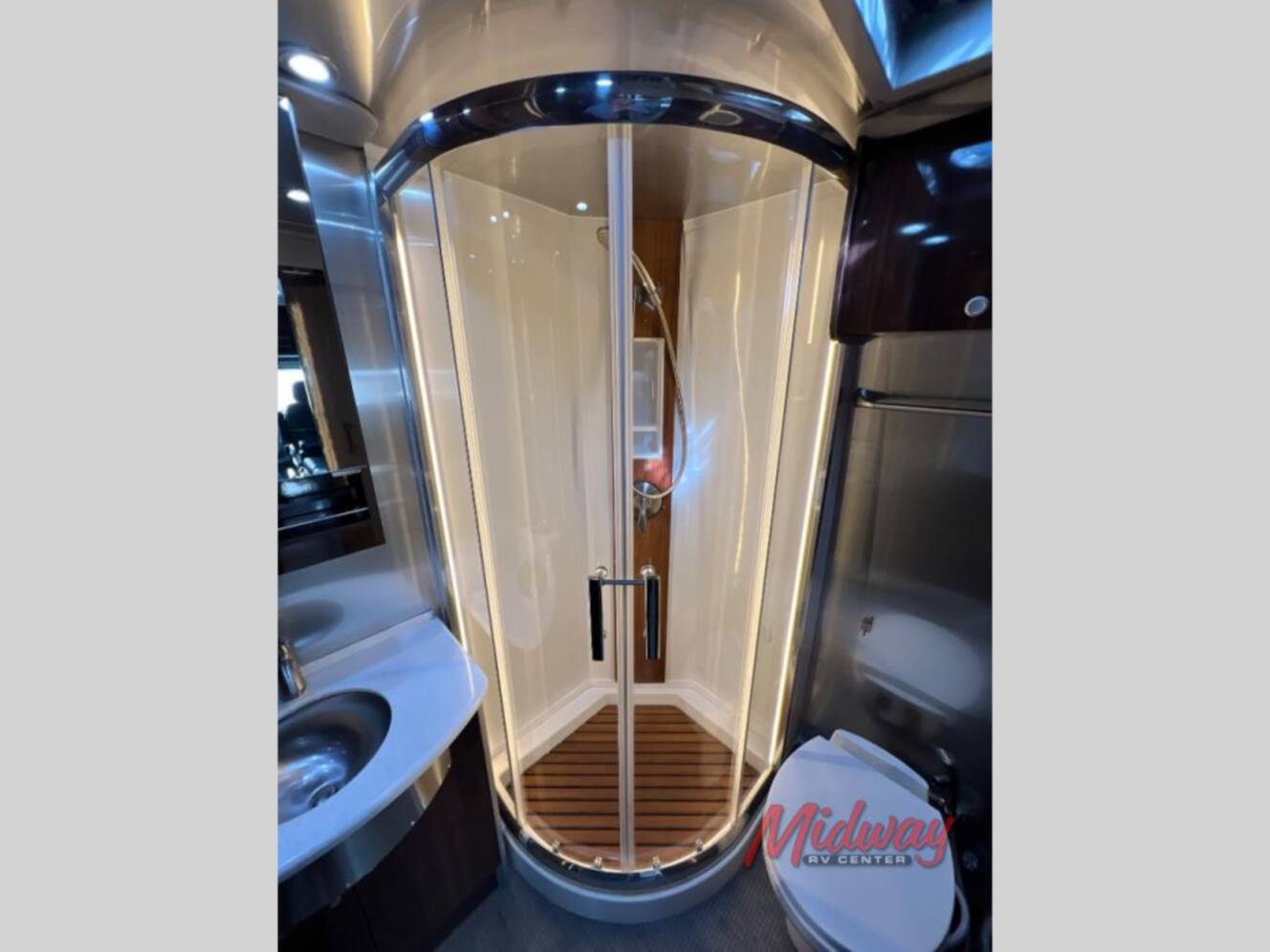A photo of this 2019 Airstream Atlas Murphy Suite