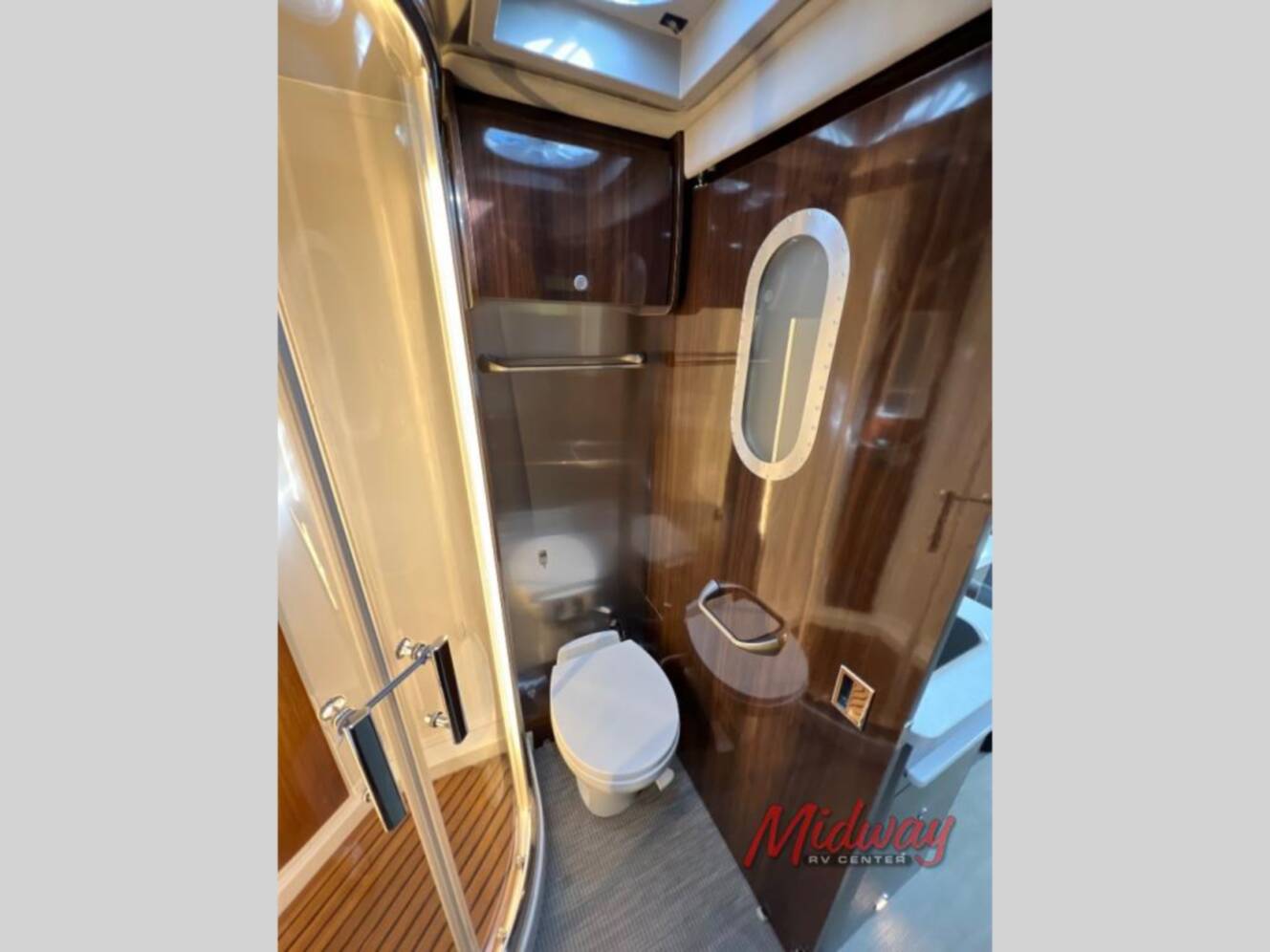 A photo of this 2019 Airstream Atlas Murphy Suite