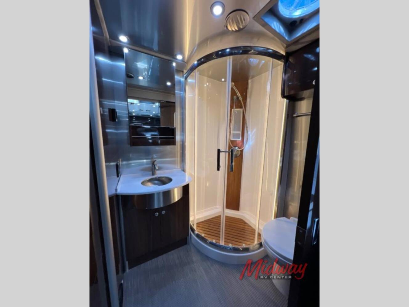 A photo of this 2019 Airstream Atlas Murphy Suite