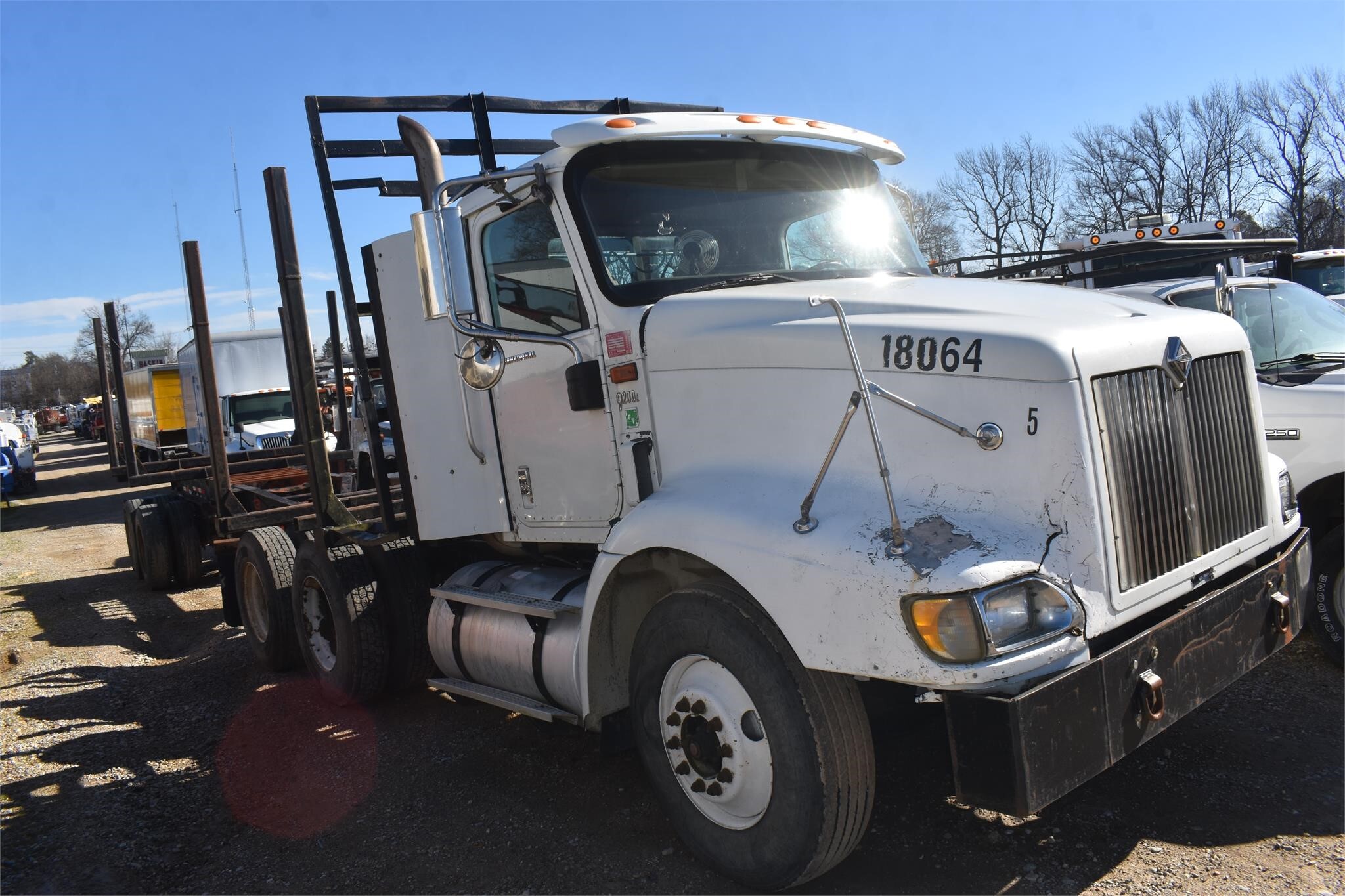 2005 International 9200i photo 3