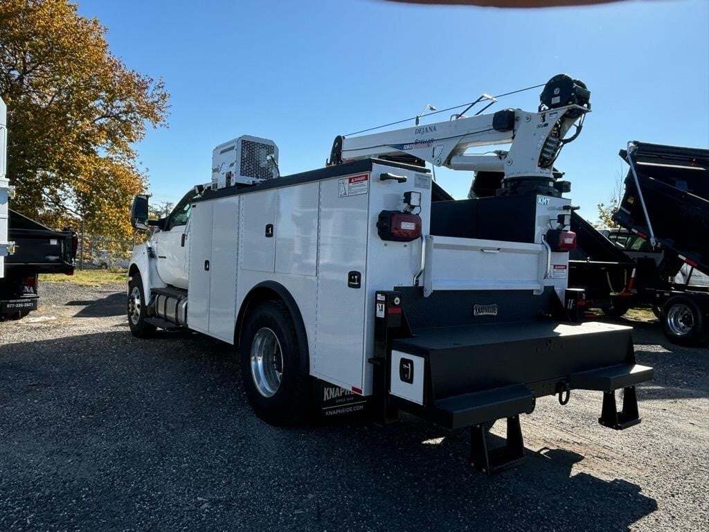 2025 Ford F-750 Base SuperCab photo 4