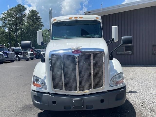 2020 Peterbilt 579 photo 2