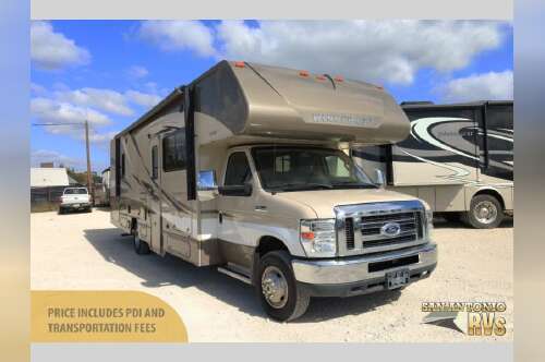 2017 Winnebago Minnie Winnie 31G in seguin TX