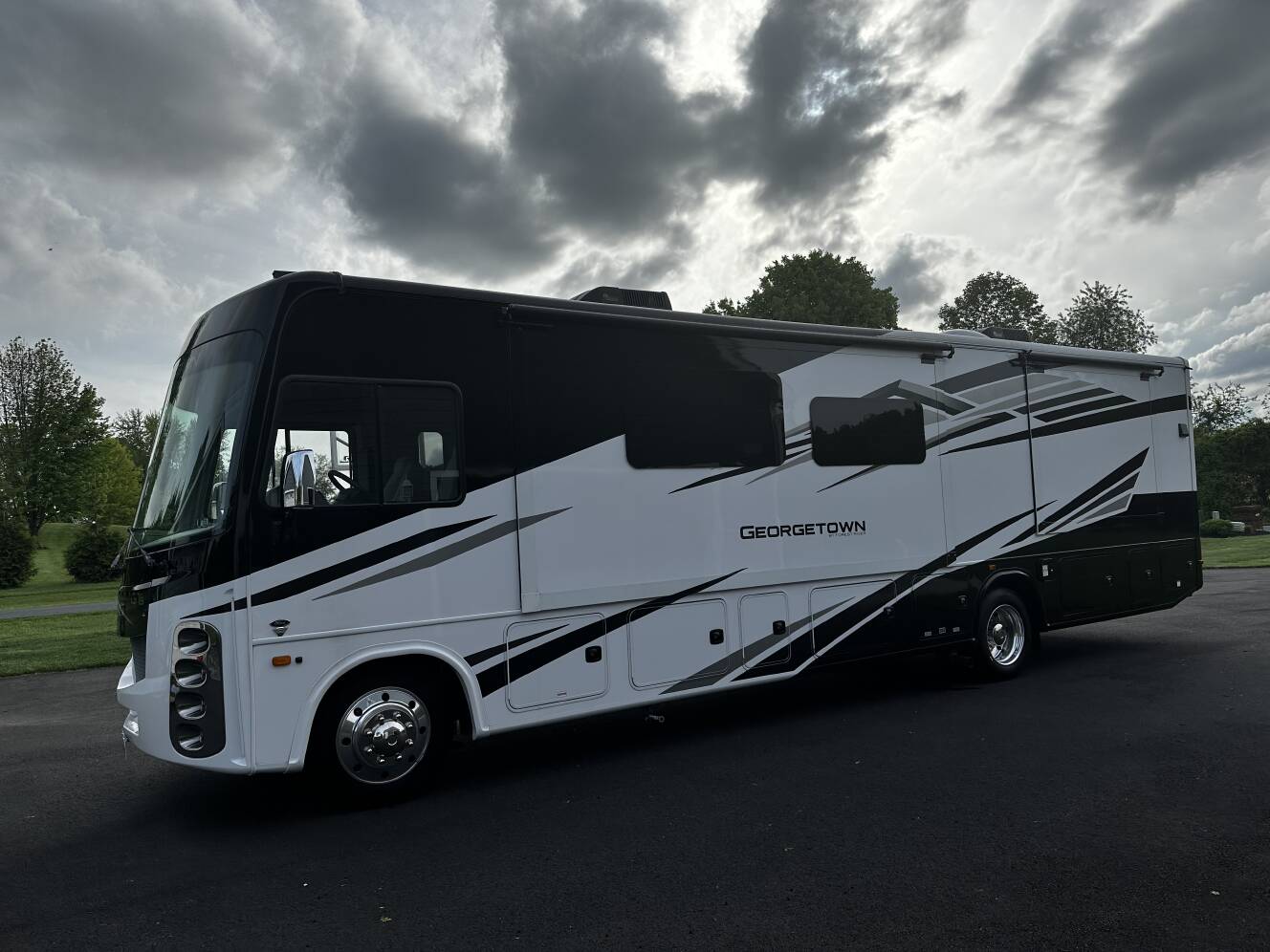 A photo of this 2023 Forest River GEORGETOWN 5 SERIES GT5 34M5