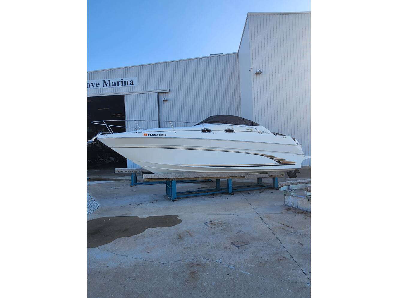 A photo of this 1999 Sea Ray 270 Sundancer
