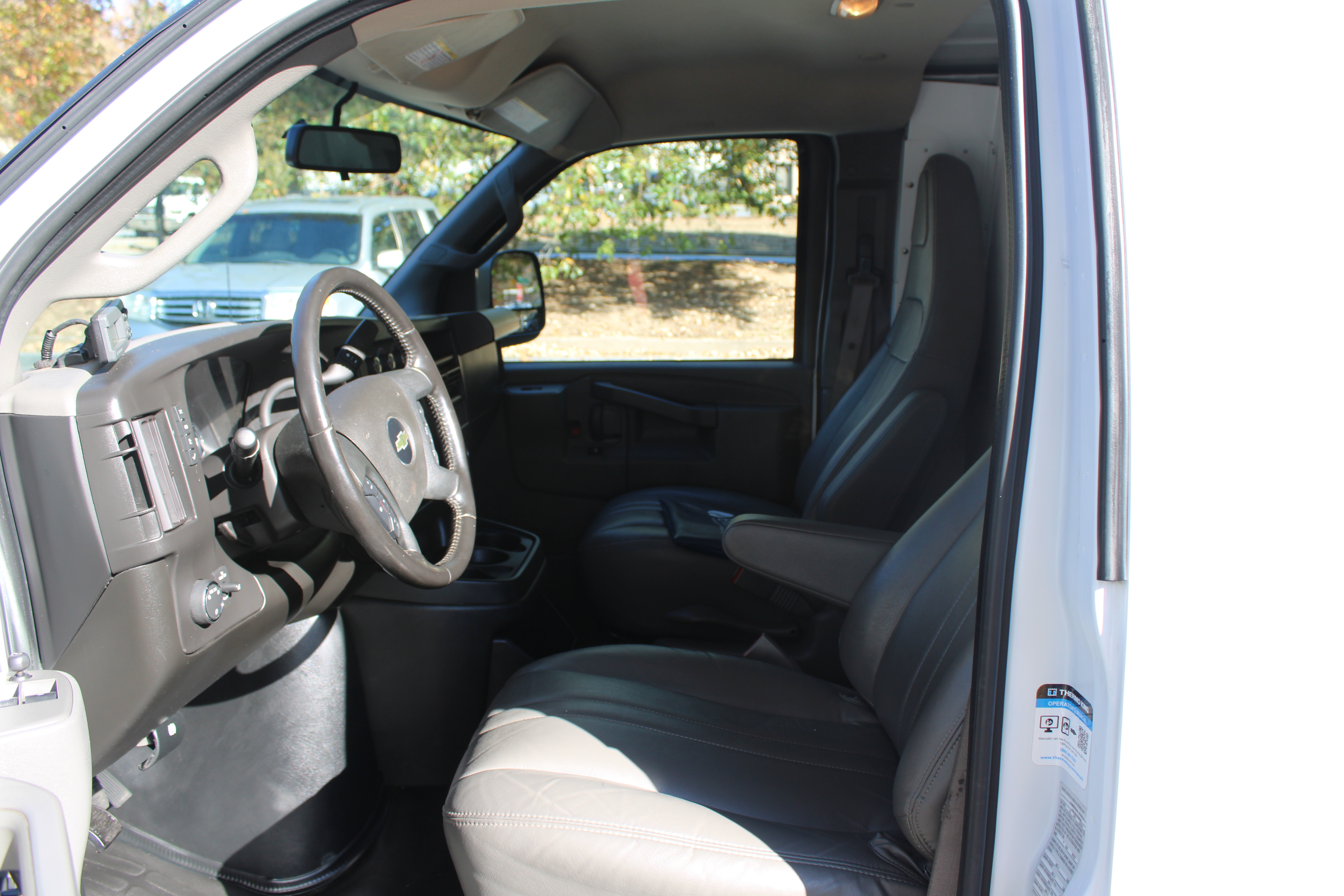 2022 Chevrolet Express Cargo photo 4