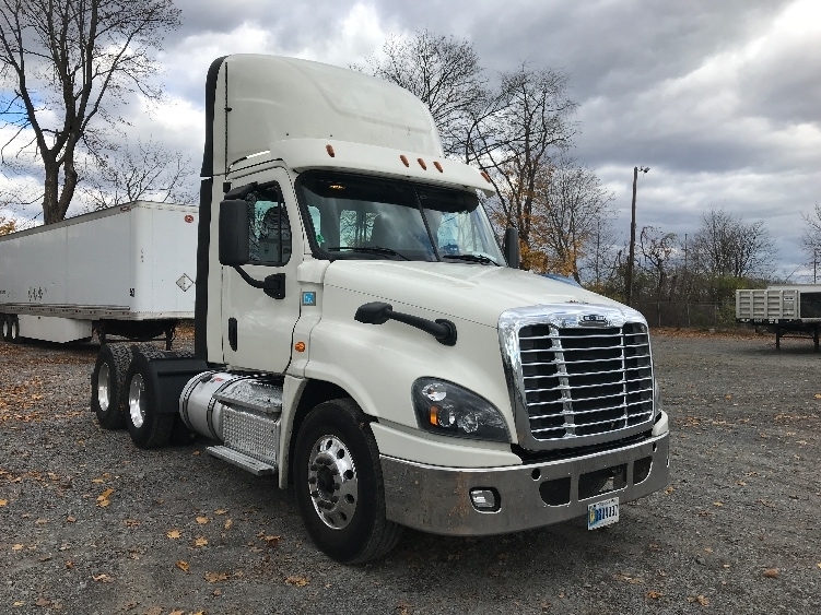 2019 FREIGHTLINER CASCADIA 125 in Cleona, PA