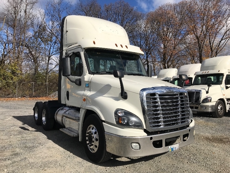 2019 FREIGHTLINER CASCADIA 125 in Dayton, NJ