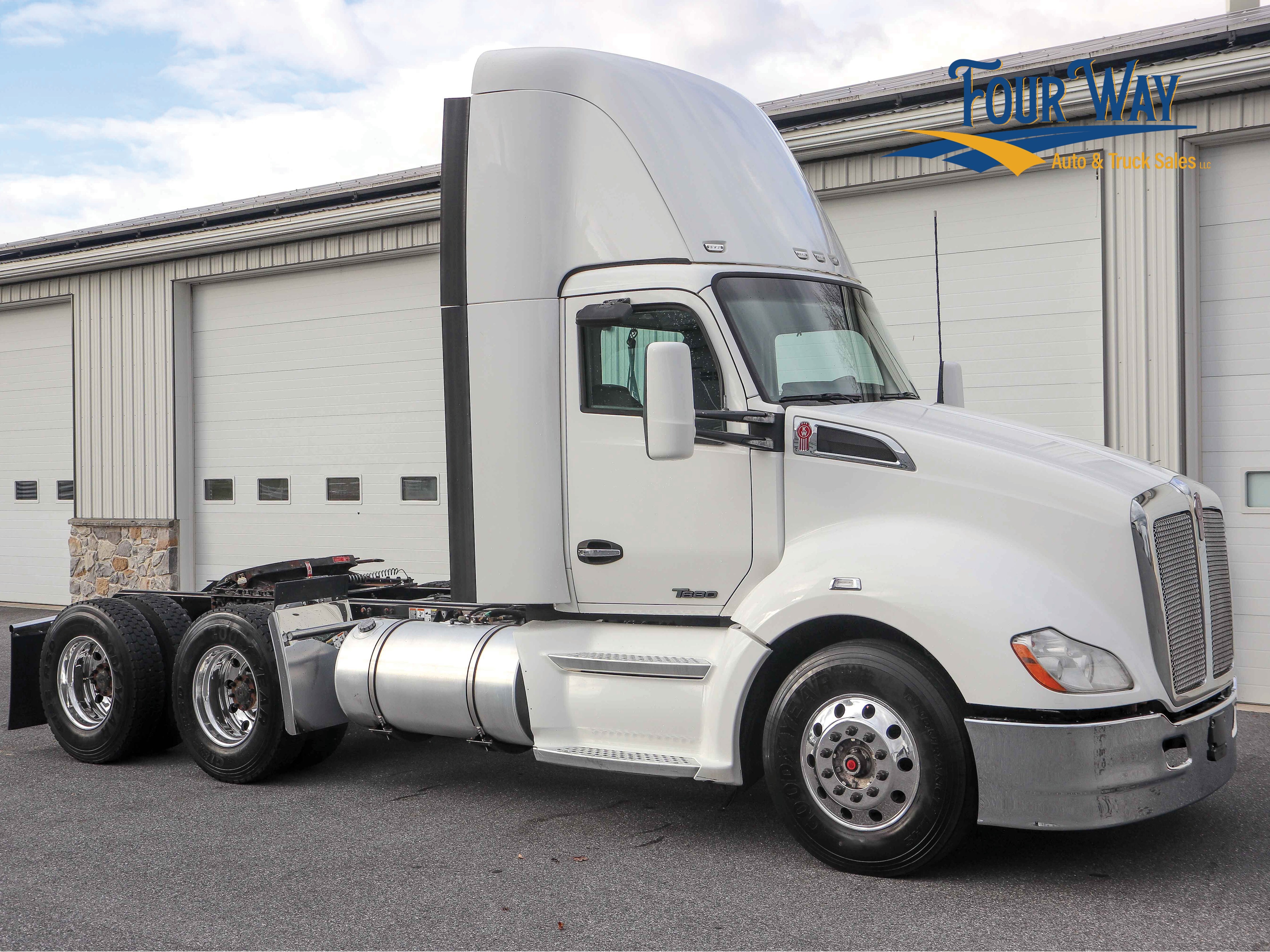 2020 KENWORTH T680 in New Holland, PA