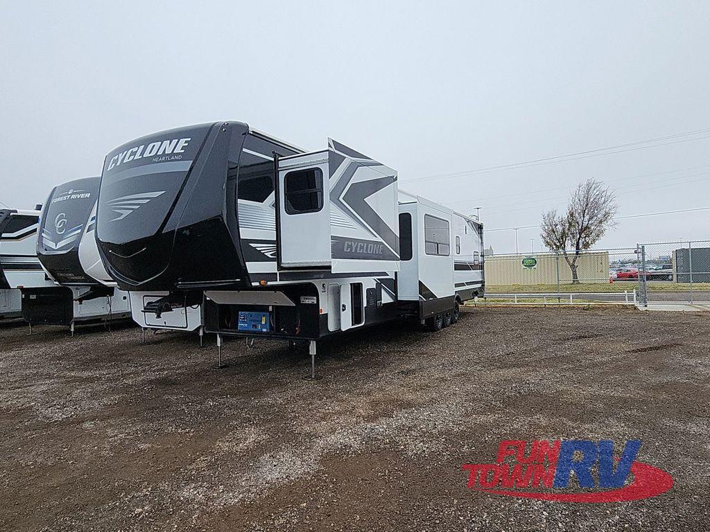 2026 Heartland Cyclone 3913 in waller TX