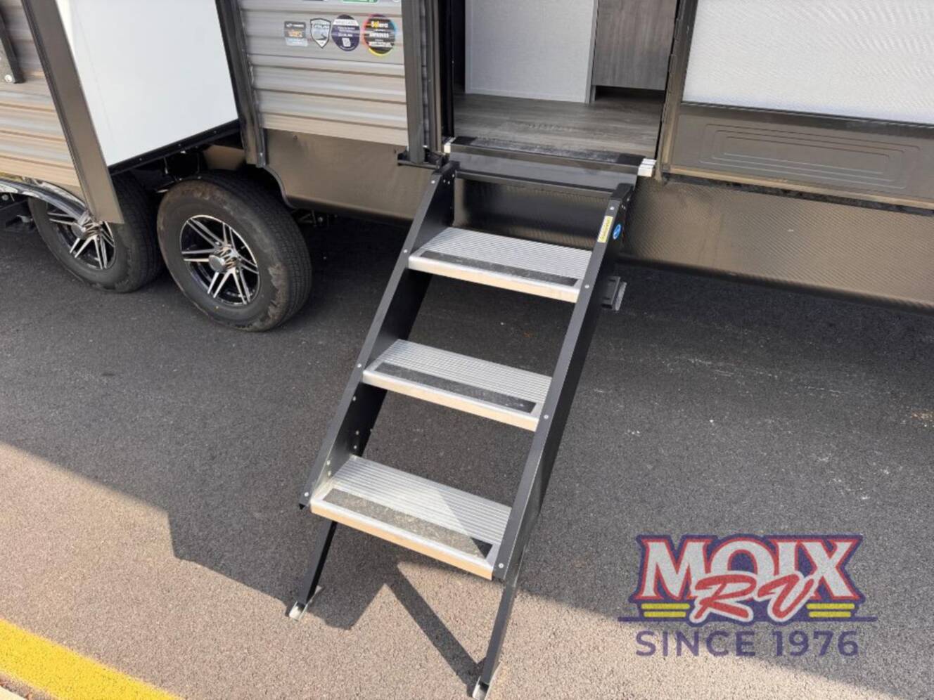 A photo of this 2026 Coachmen Rv Catalina Legacy Edition 323MAZE