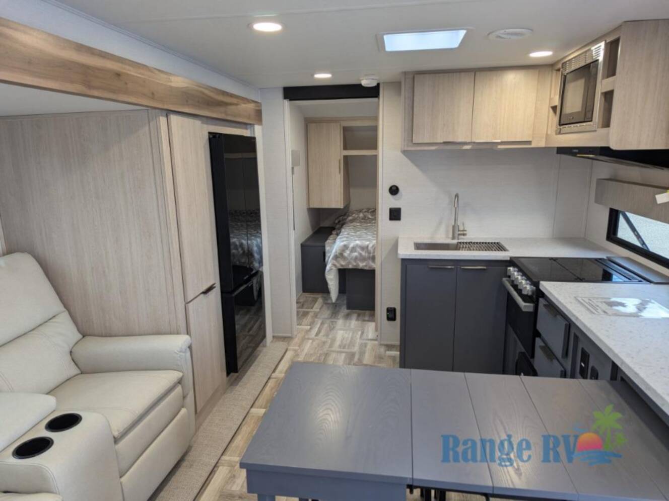 A photo of this 2025 Prime Time Rv Tracer 250BH