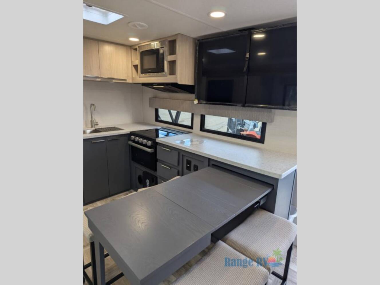 A photo of this 2025 Prime Time Rv Tracer 250BH