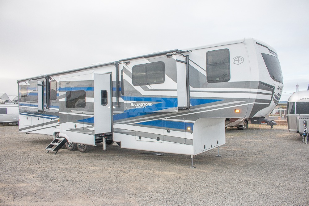 2025 Forest River Rv RiverStone 425FO in eugene OR
