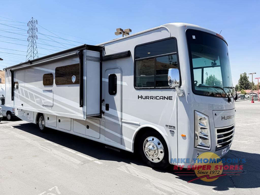 2026 Thor Motor Coach Hurricane 35R RV