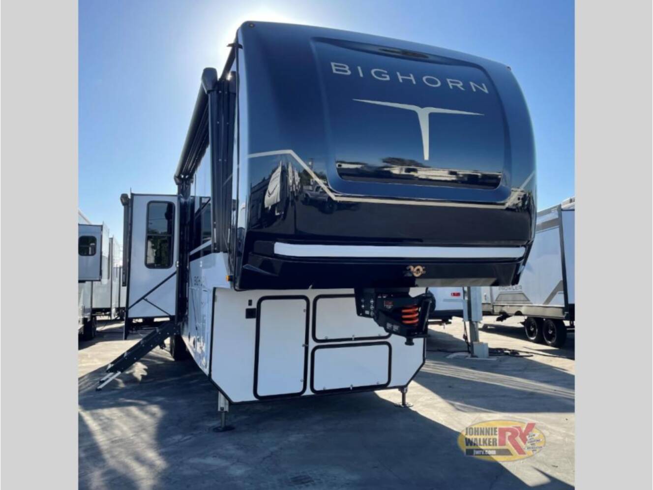 A photo of this 2025 Heartland Bighorn 392DS