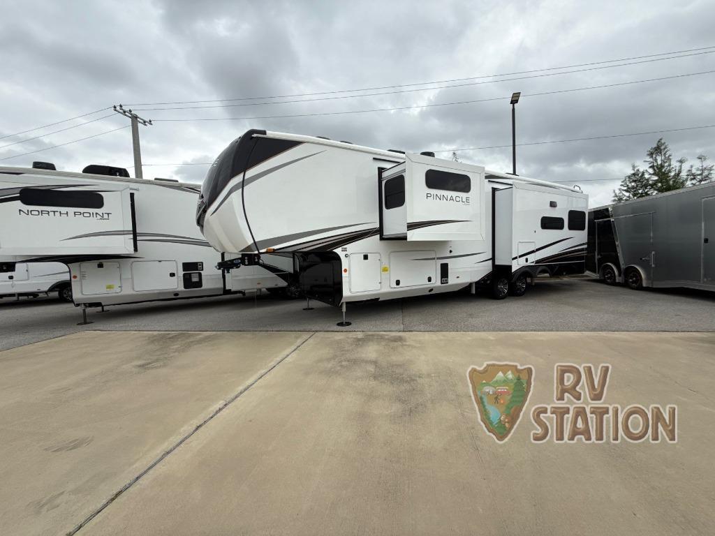 2025 Jayco Pinnacle 36FBTS Fifth Wheel Toy Hauler RV