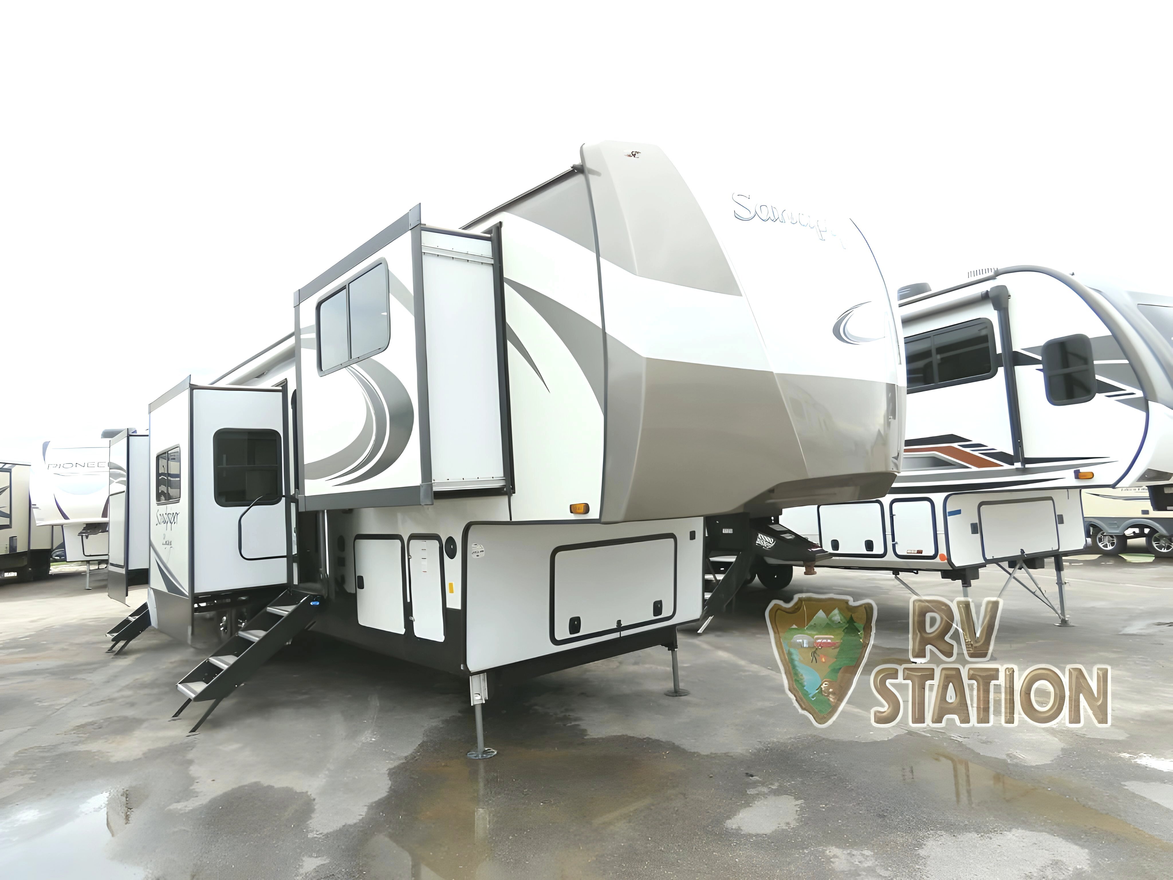 2022 Forest River Rv Sandpiper Luxury 38FKOK in katy TX