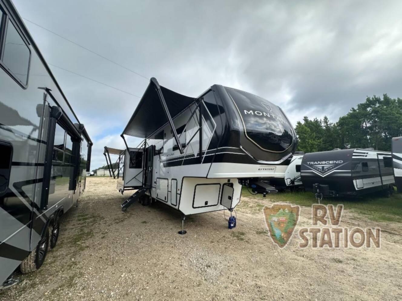 A photo of this 2026 Keystone Rv Montana 3231CK