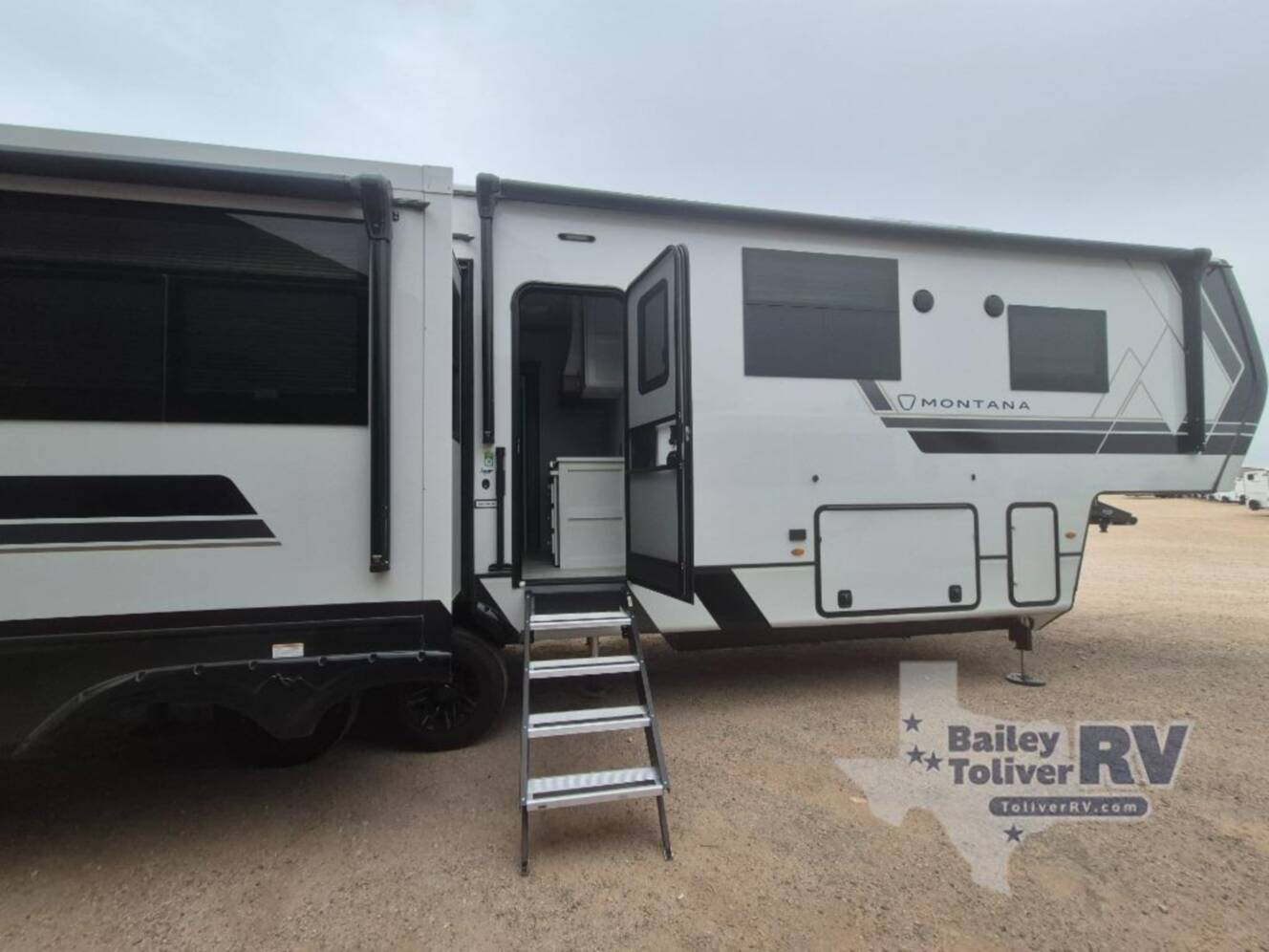 A photo of this 2026 Keystone Rv Montana 3231CK