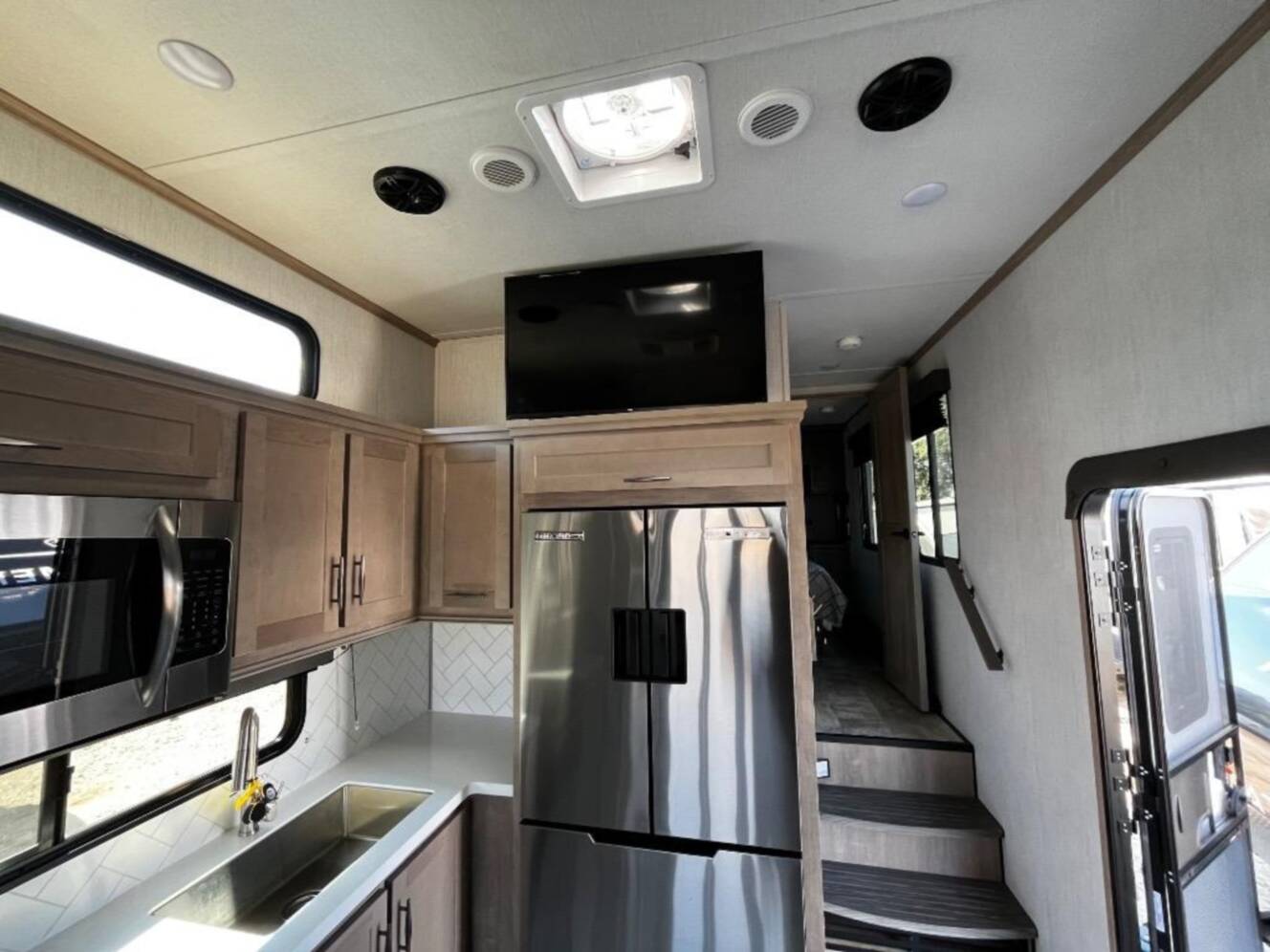 A photo of this 2024 Grand Design Momentum G-Class 355G