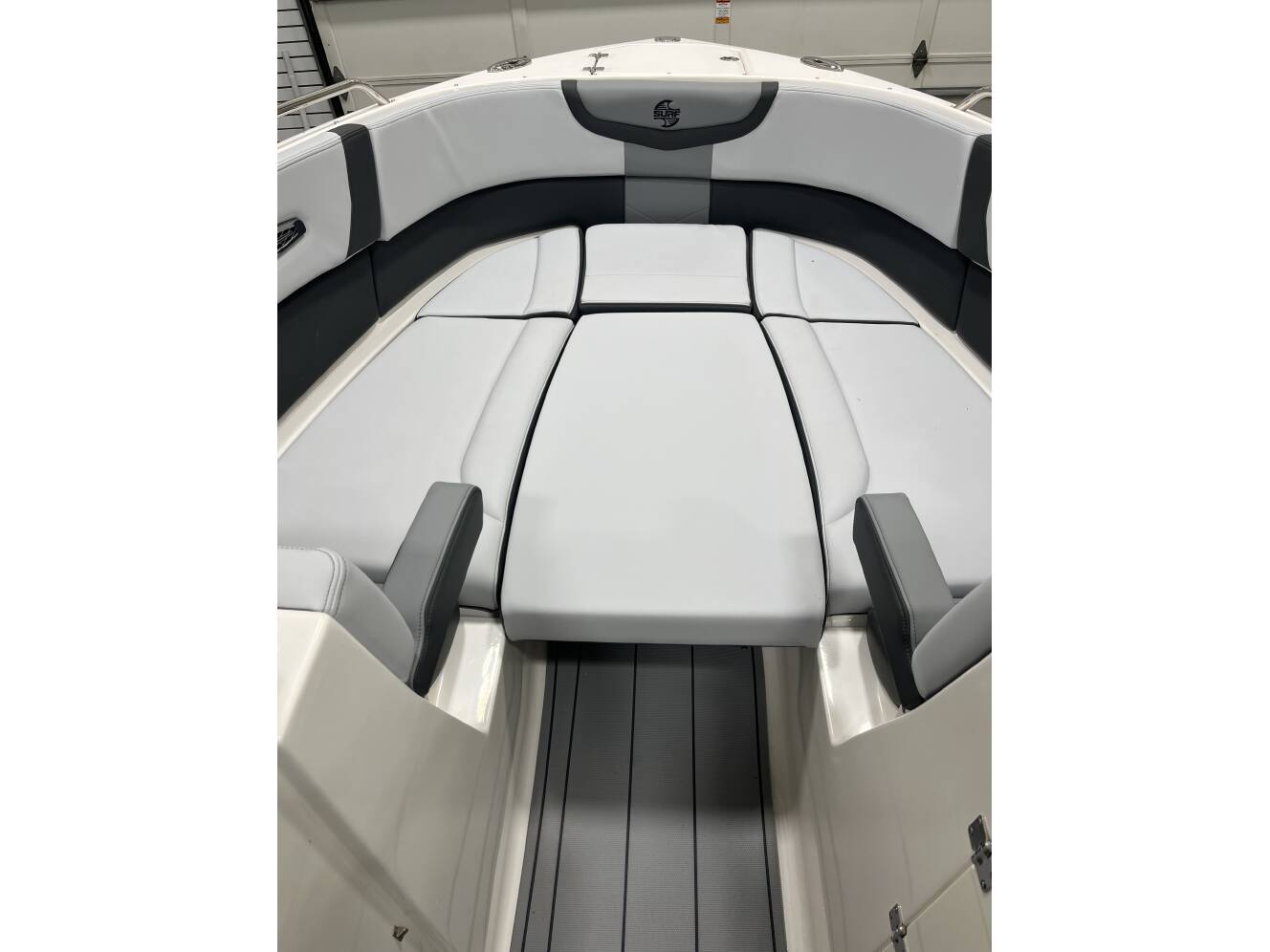 A photo of this 2025 Chaparral 30 SURF
