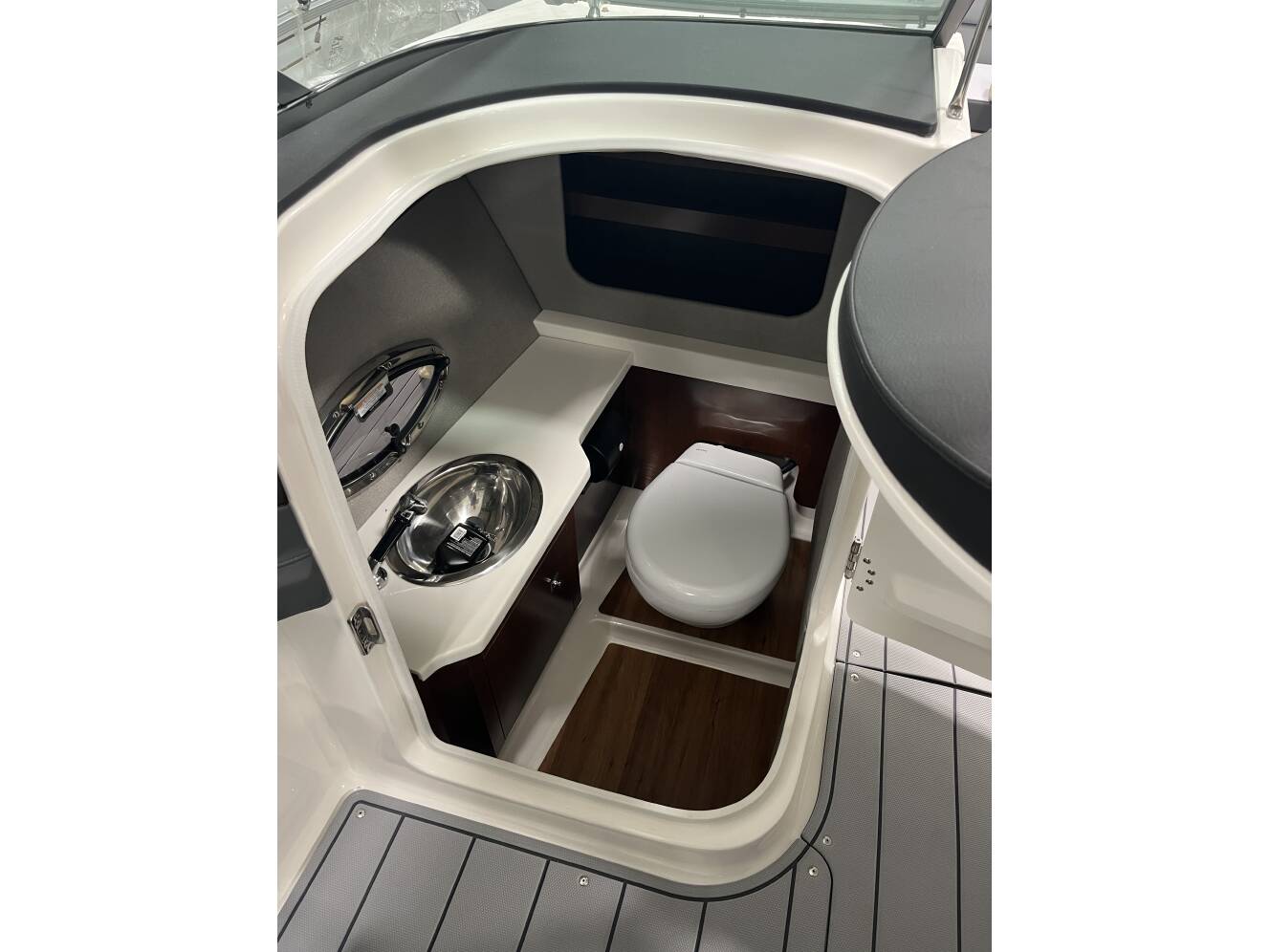 A photo of this 2025 Chaparral 30 SURF