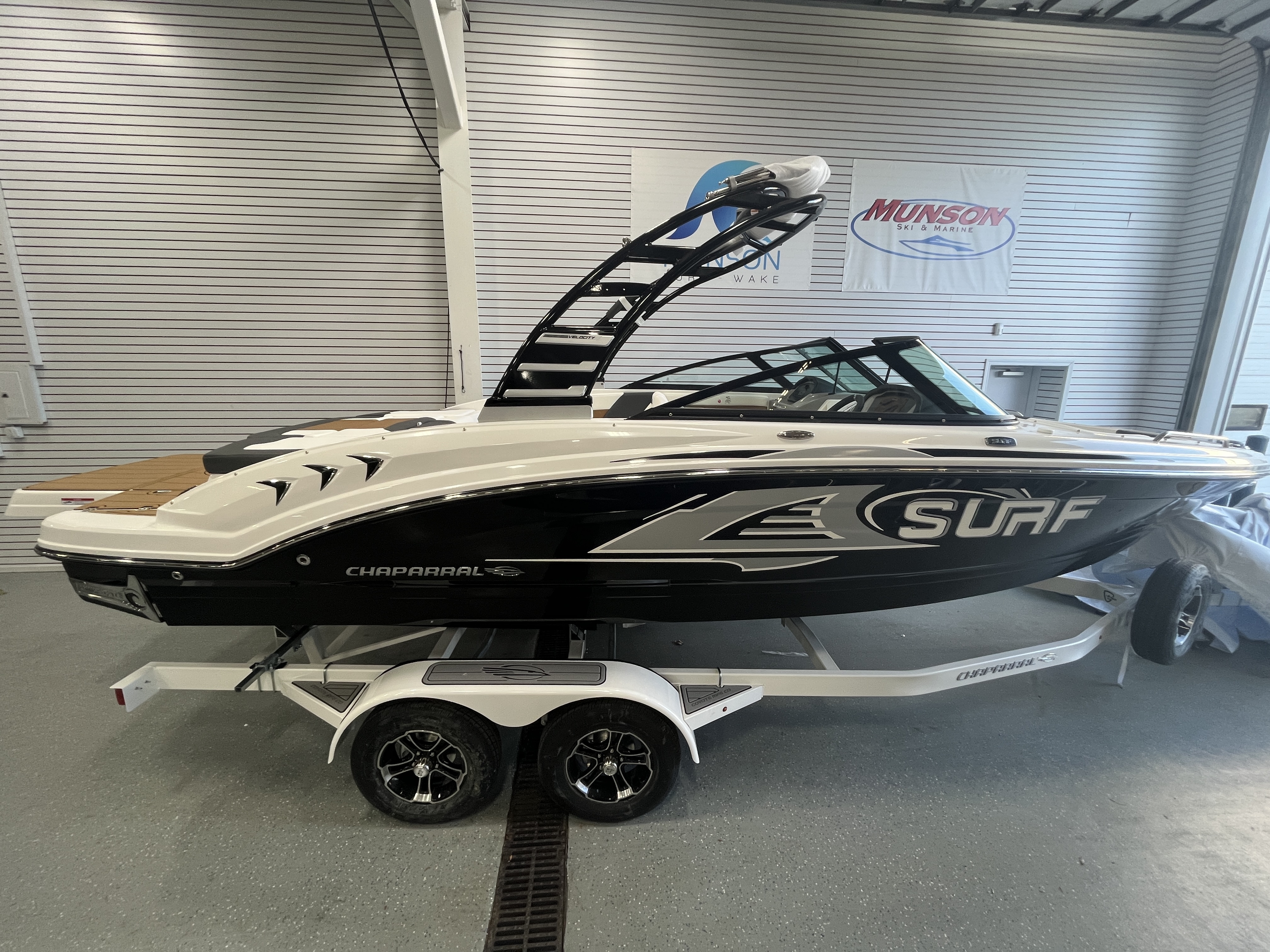 2025 Chaparral 23 SURF in fontana WI