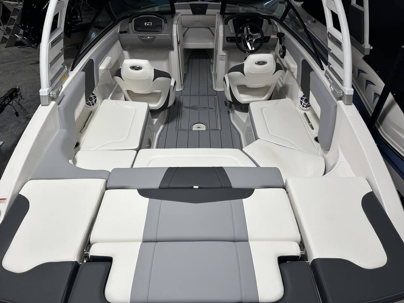 A photo of this 2025 Chaparral 23 SSI