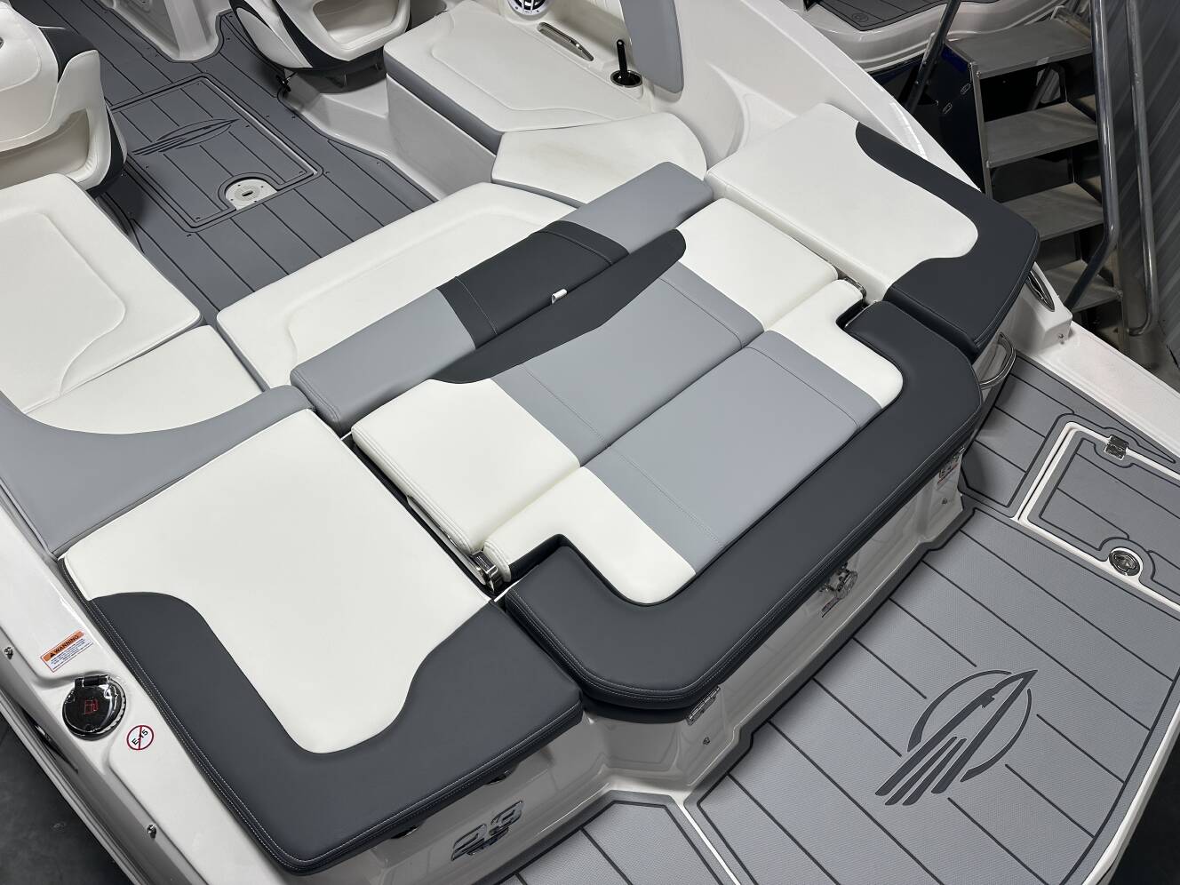 A photo of this 2025 Chaparral 23 SSI
