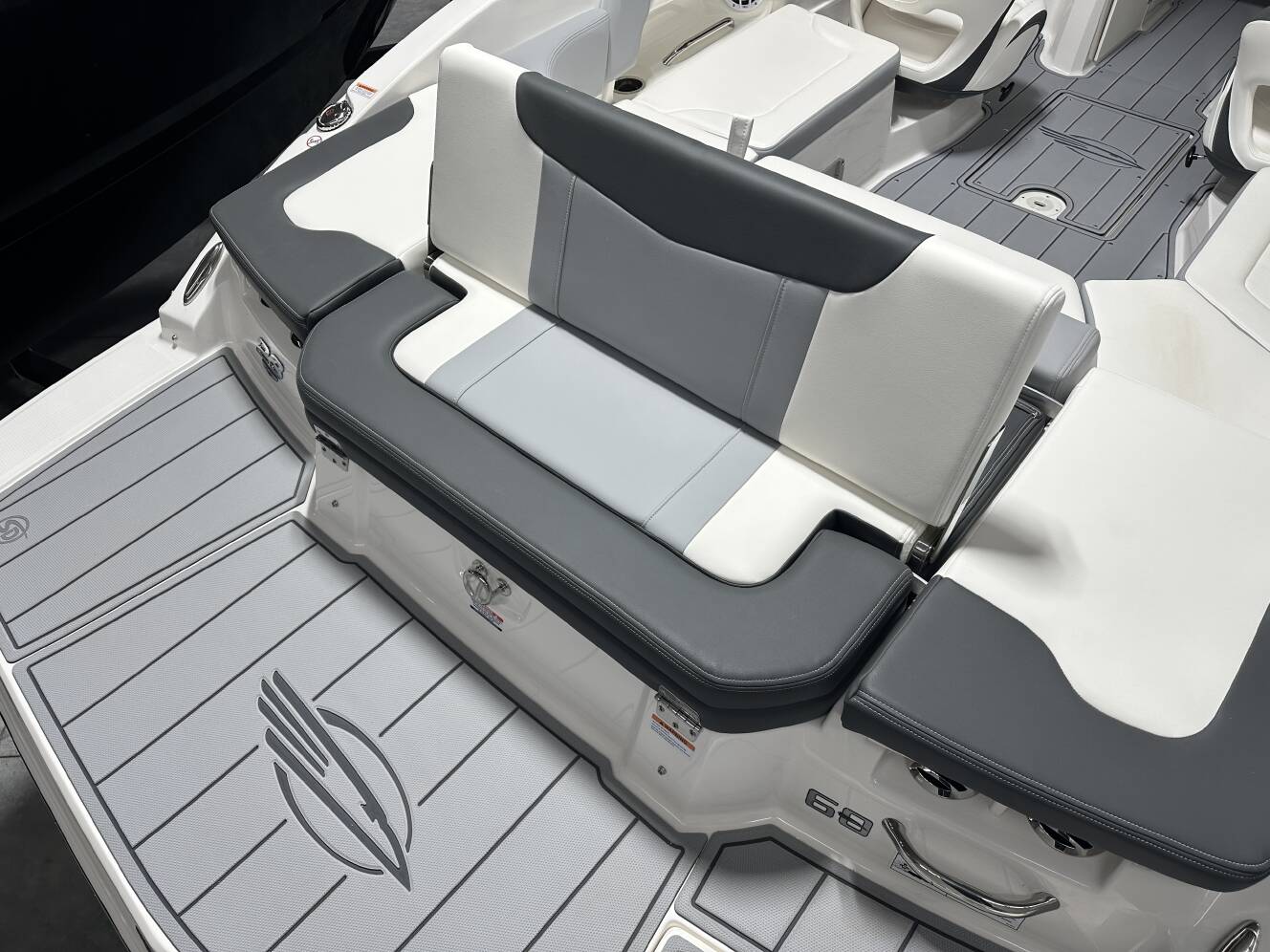 A photo of this 2025 Chaparral 23 SSI