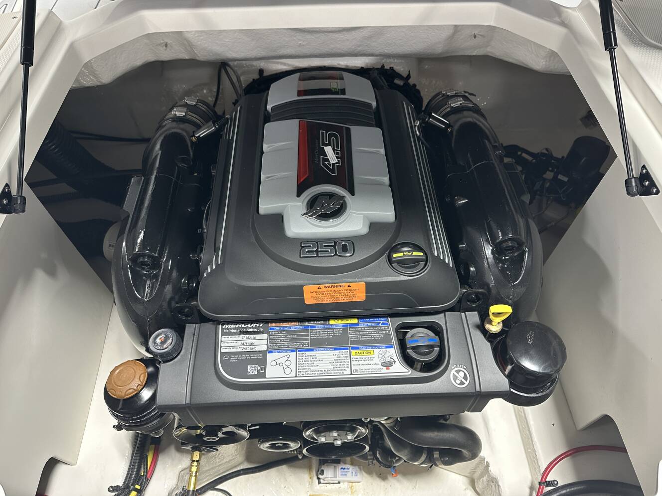 A photo of this 2025 Chaparral 23 SSI
