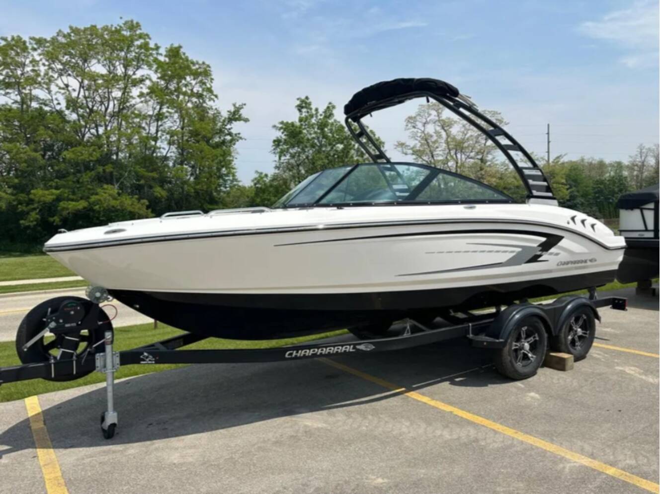 A photo of this 2025 Chaparral 21 SSI