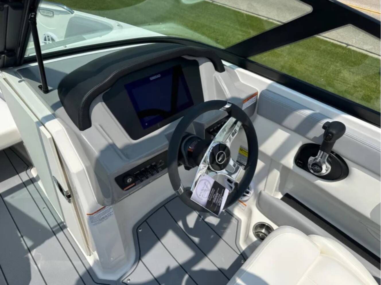 A photo of this 2025 Chaparral 21 SSI