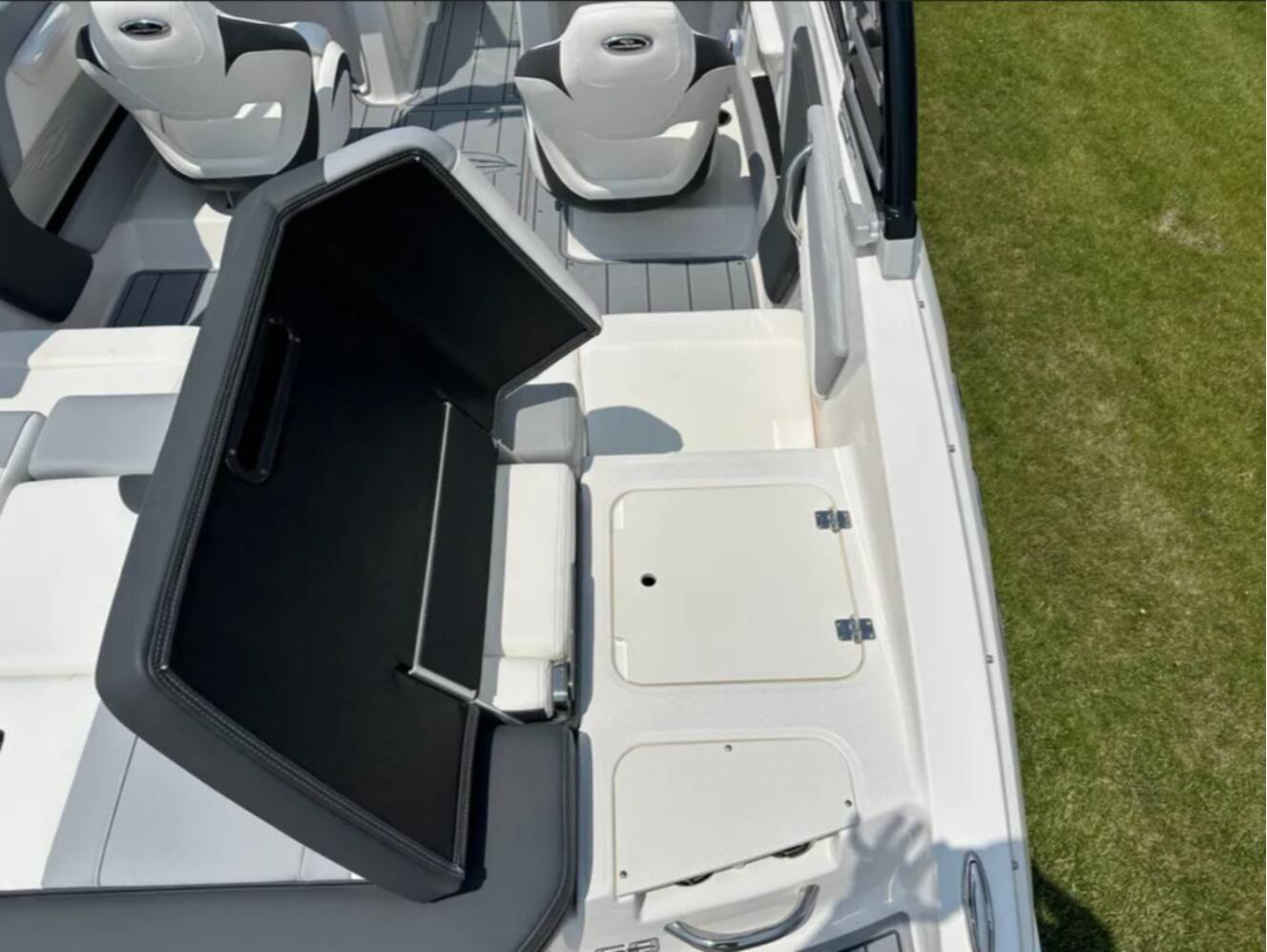 A photo of this 2025 Chaparral 21 SSI