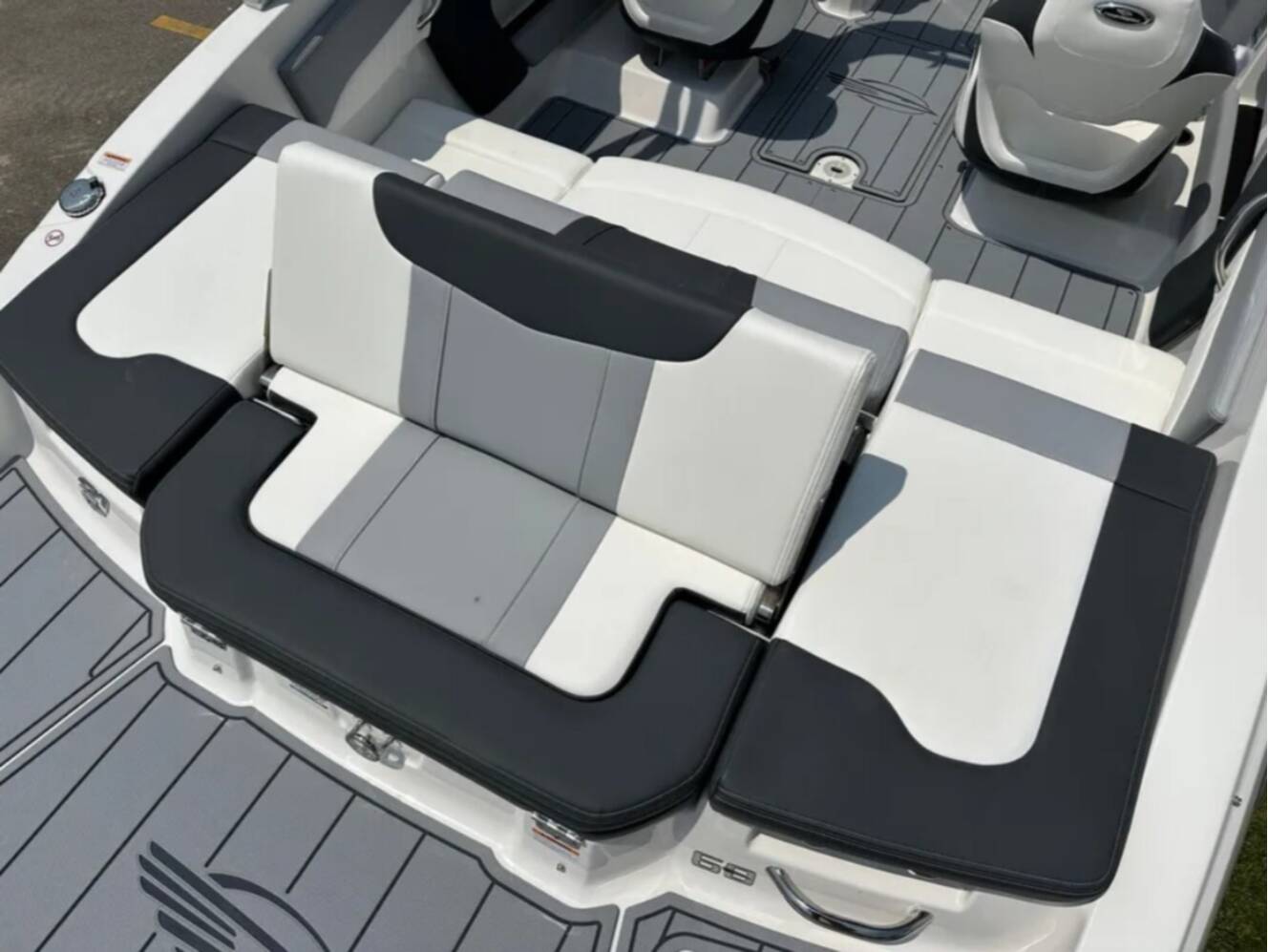 A photo of this 2025 Chaparral 21 SSI