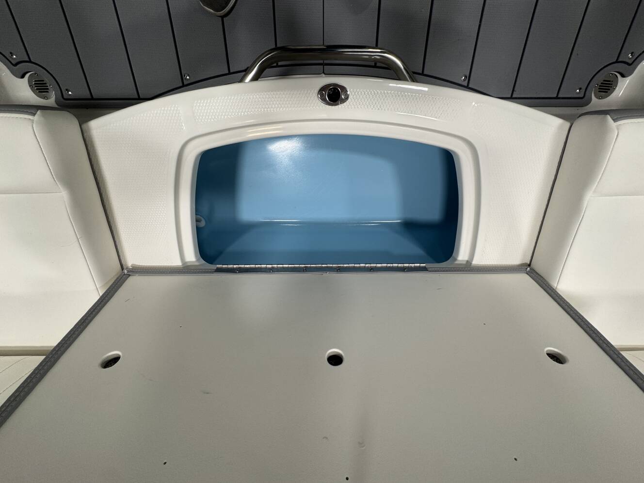 A photo of this 2025 Chaparral 21 SSI