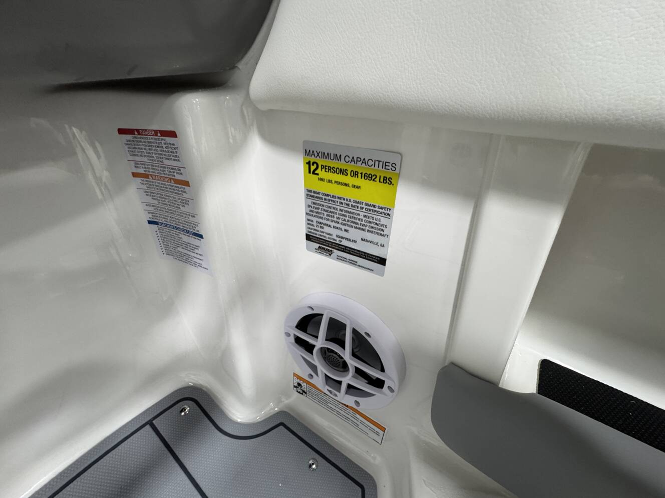 A photo of this 2025 Chaparral 21 SSI