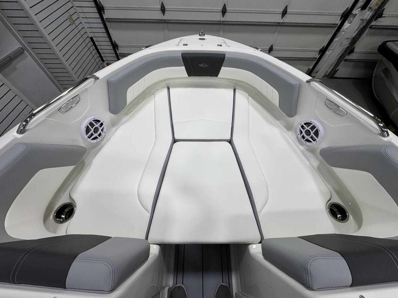 A photo of this 2025 Chaparral 21 SSI