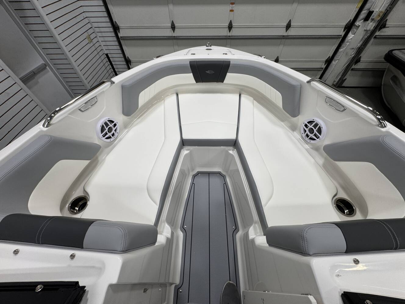 A photo of this 2025 Chaparral 21 SSI