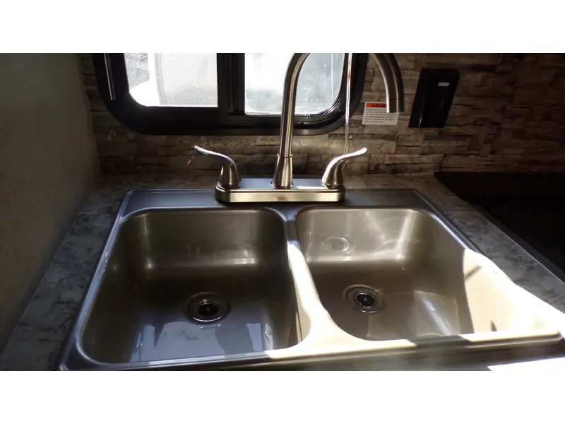 2022 SUNSET PARK RV SUN-LITE 16BH