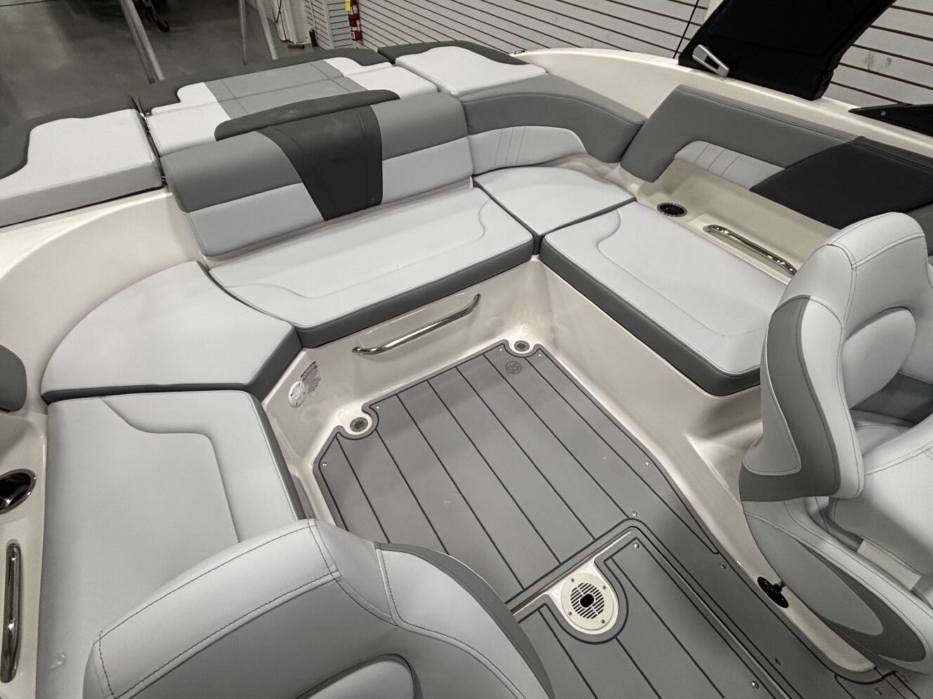 A photo of this 2026 Chaparral 23 SSI