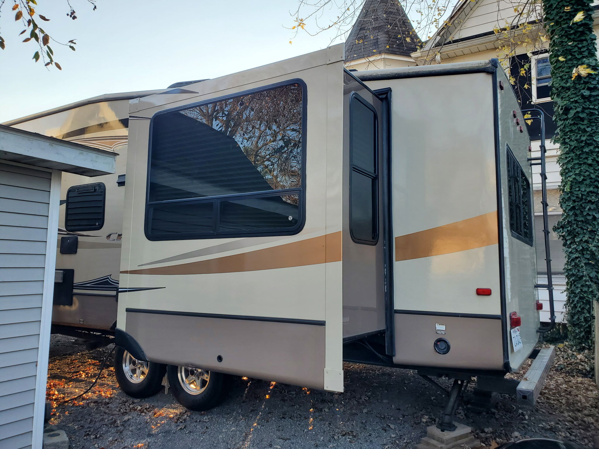 2013 Crossroads CRUISER SAHARA 310 RE in veedersburg IN