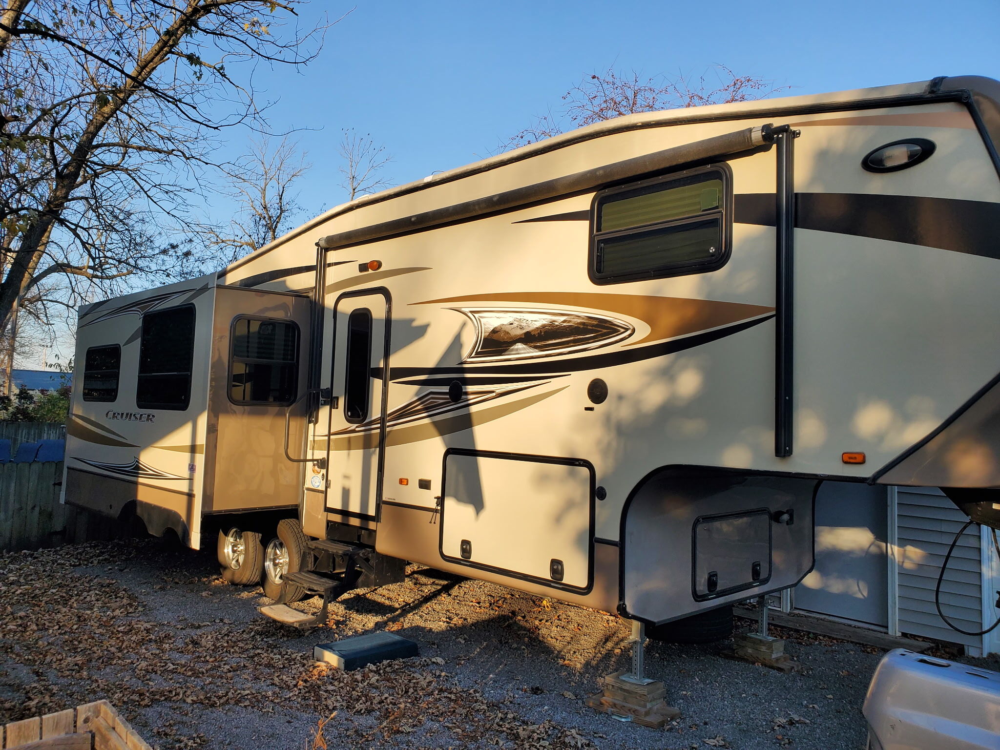 2013 Crossroads CRUISER SAHARA 310 RE in veedersburg IN