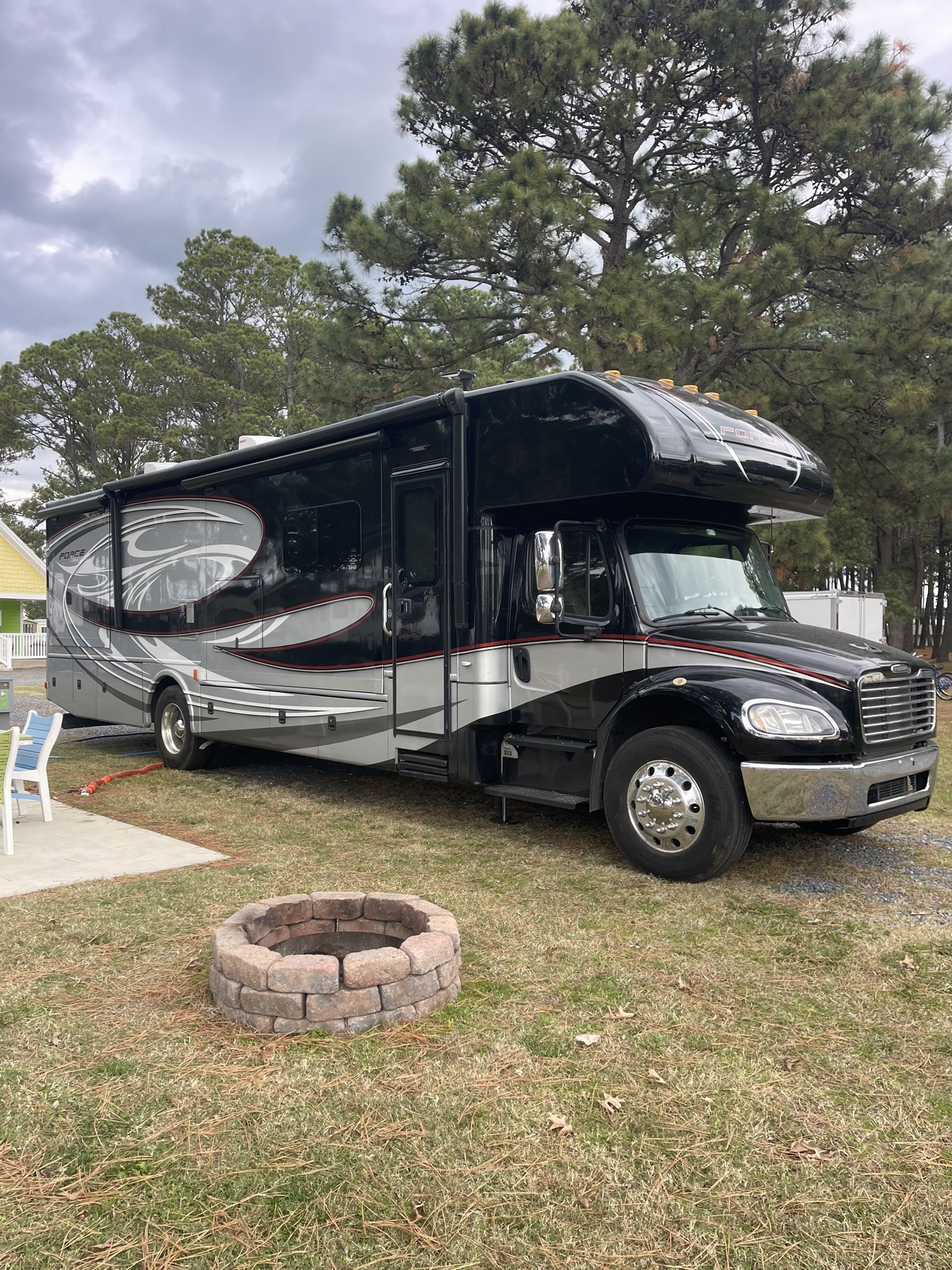 2015 Dynamax Corp FORCE 37FTRS RV