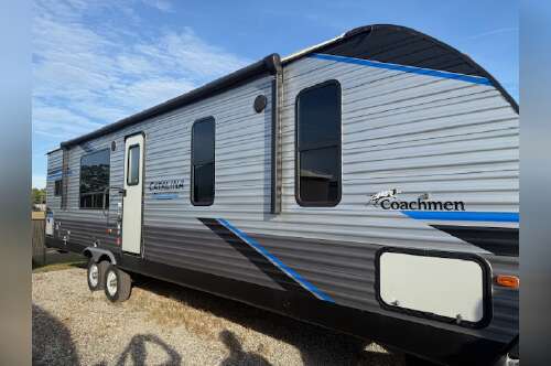 2022 Coachmen CATALINA LEGACY 303RKDS in hampstead NC
