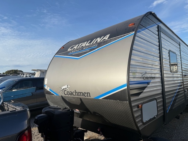 2022 Coachmen CATALINA LEGACY 303RKDS in hampstead NC