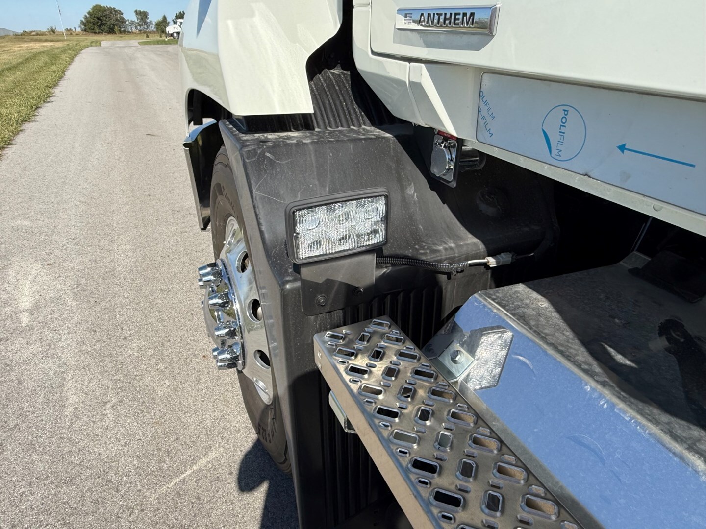 2026 Mack Anthem photo 4